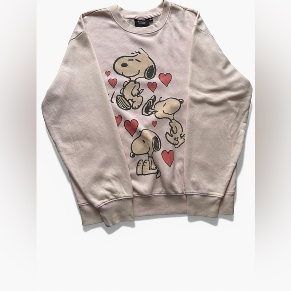 Peanuts Tops - Peanuts Snoopy Graphic Sweatshirt Hearts Pink Beige Crewneck Size M